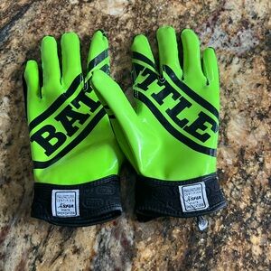 Youth XL Battle football gloves